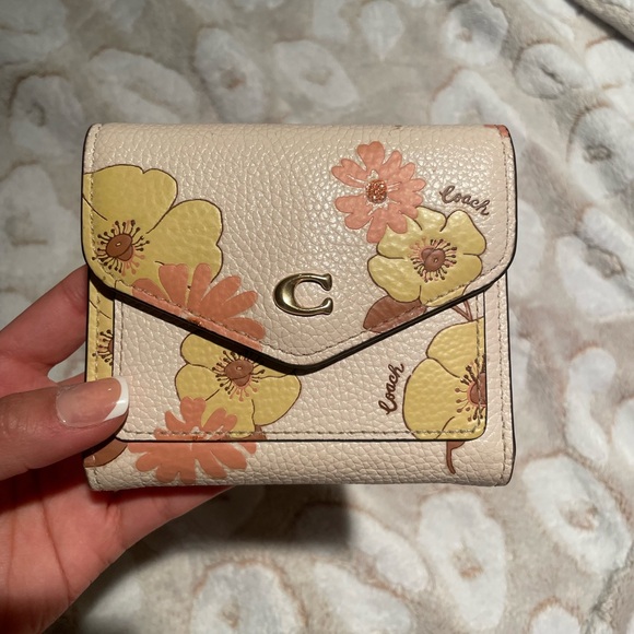 Coach Cream Floral Wallet - Picture 1 of 3